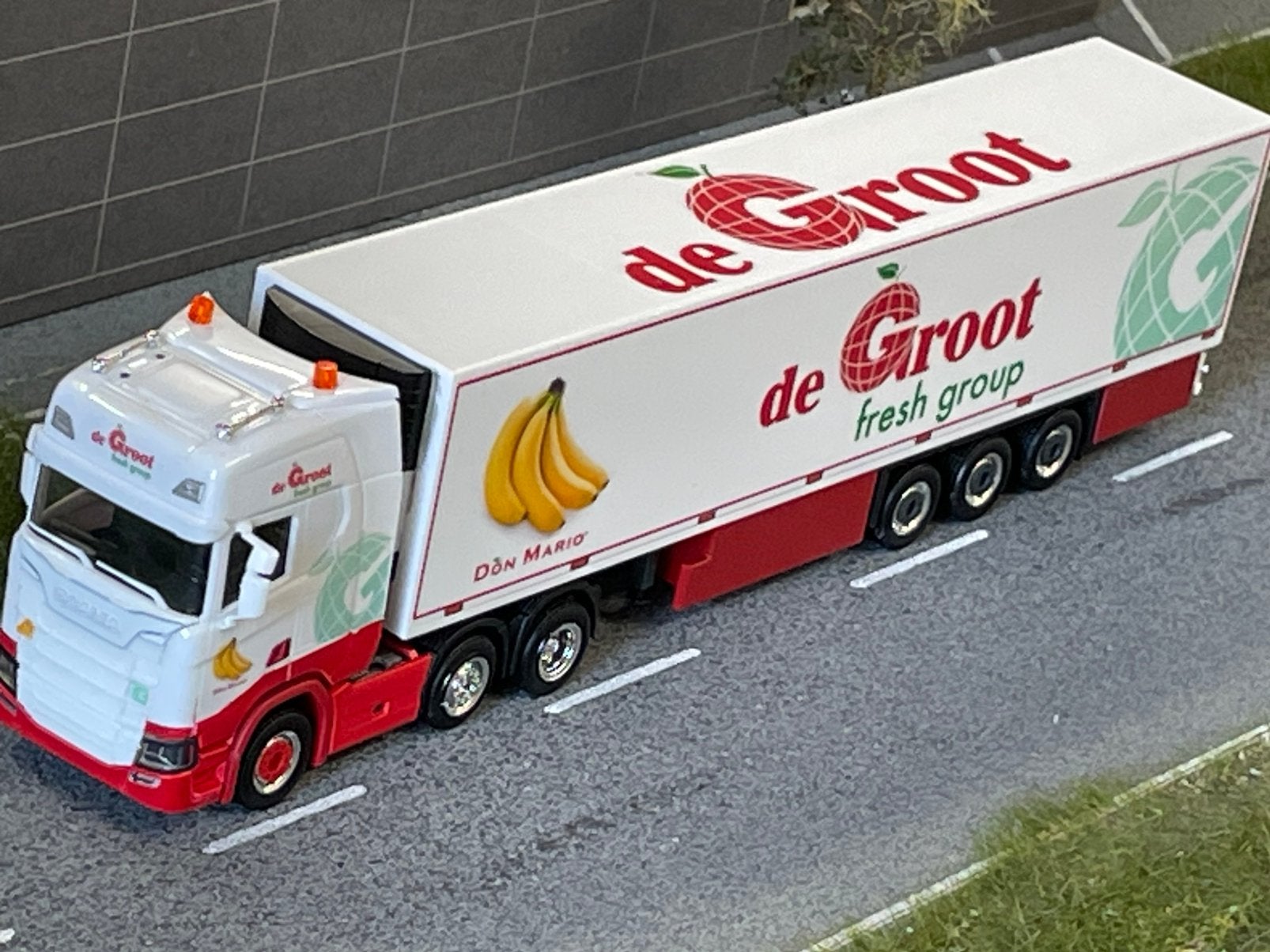1:87 Scania De Groot Hedel, banaan logo, zelfbouw, Ophalen of Verzenden, Zo goed als nieuw, Bus of Vrachtwagen, Overige merken