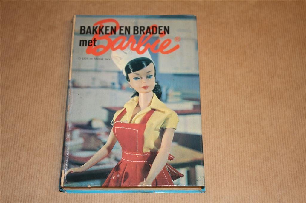 Boek. Bakken en braden met Barbie., Verzamelen, Poppen, Gebruikt, Pop, Ophalen of Verzenden