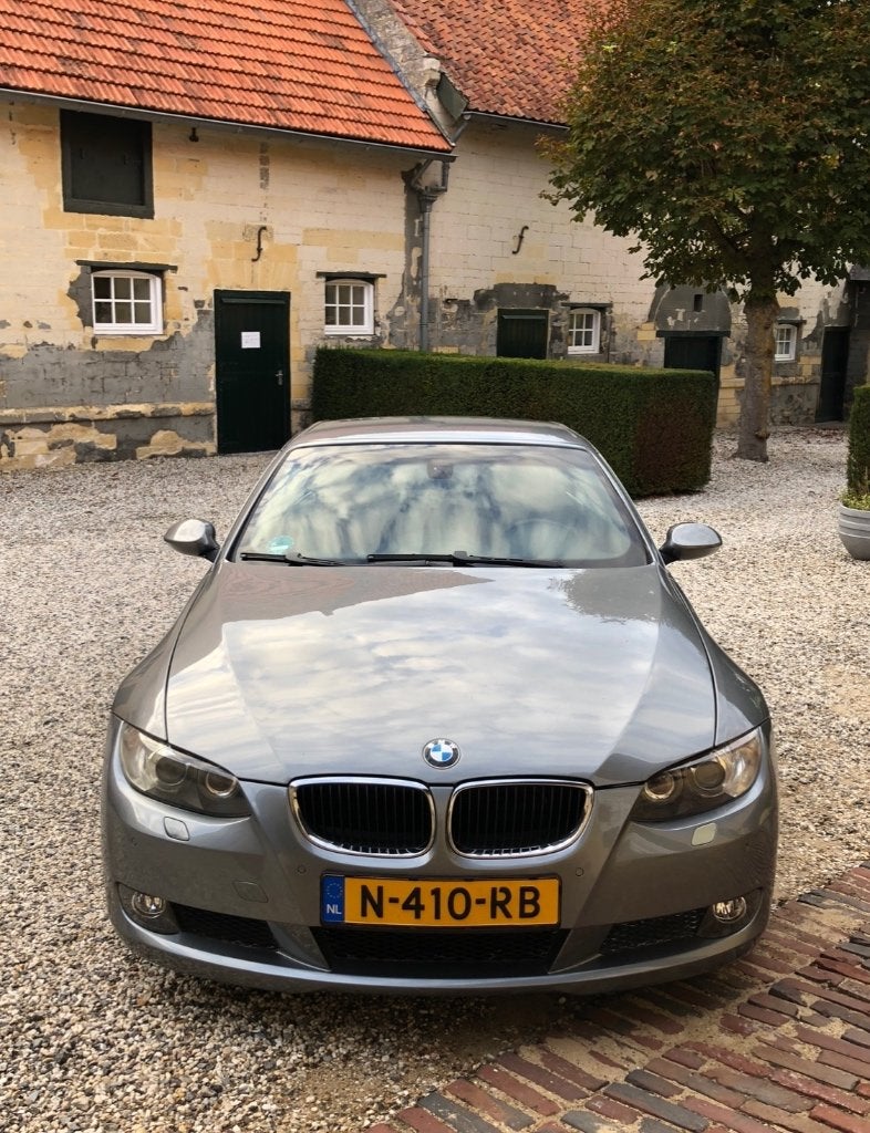 Foto 3 van BMW 3-Serie 3.0 I 330 Cabrio AUT 2008 Grijs