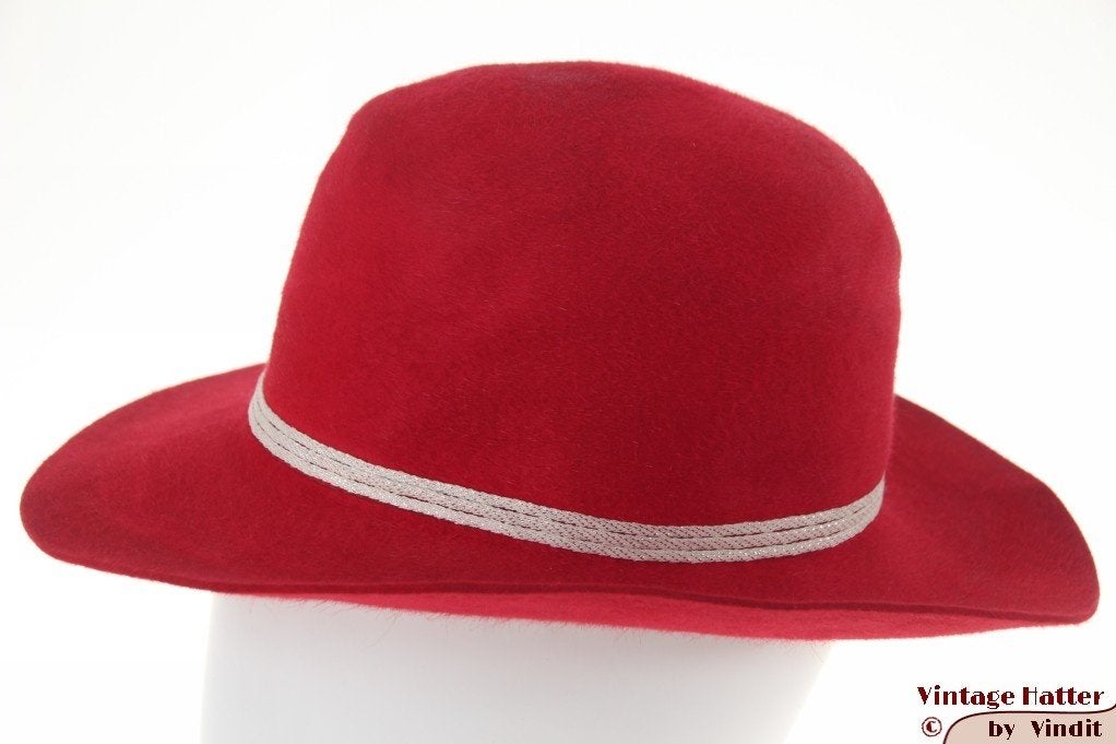 Vintage Dameshoed rood vilt 55 = S tot XS gratis verzenden, Ophalen of Verzenden, Gedragen, 55 cm (S, 6⅞ inch) of minder, Hoed