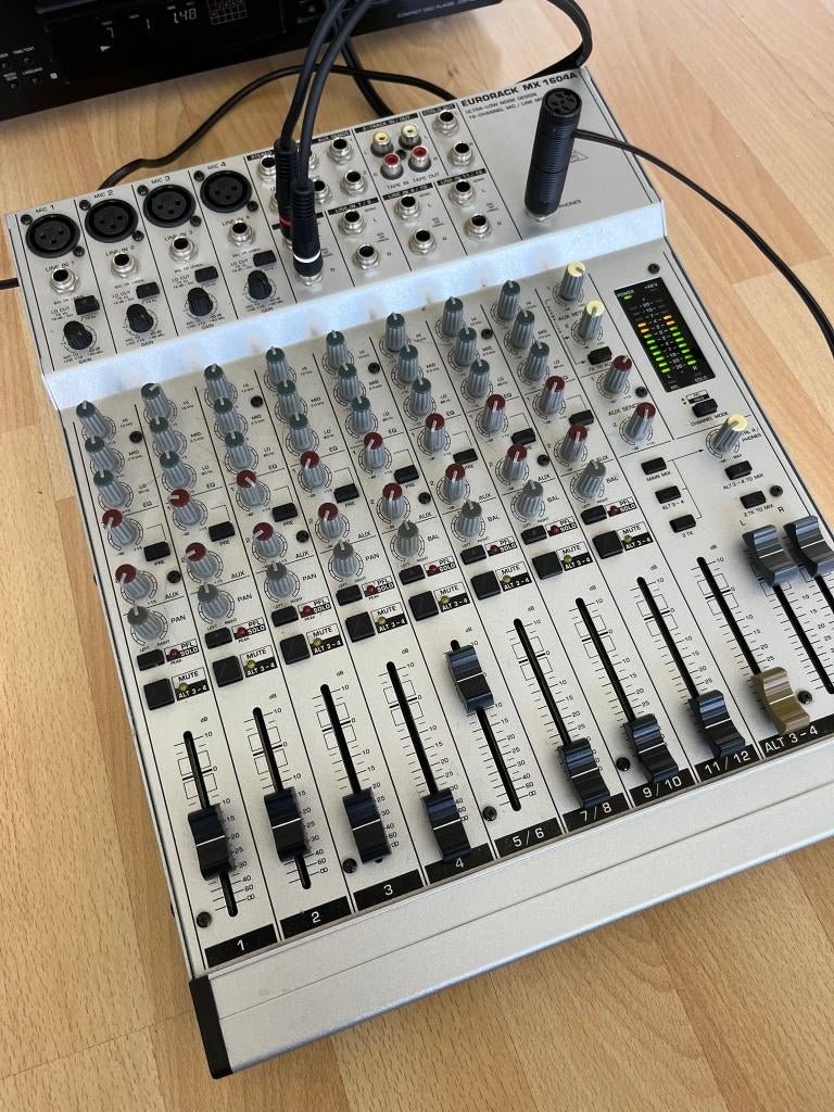 Mengpaneel Behringer MX 1604A, Muziek en Instrumenten, Mengpanelen, Gebruikt, 10 tot 20 kanalen, Microfooningang, Ophalen of Verzenden