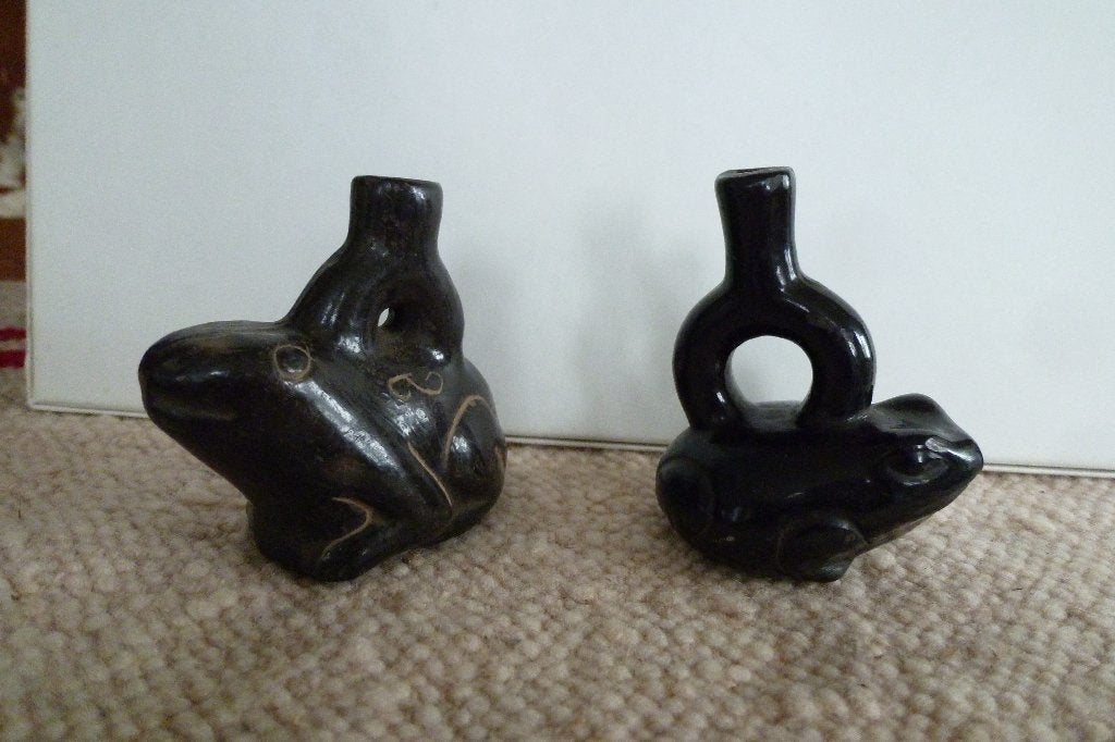 Zwarte aardewerk beeldjes, Peru, circa 1970, 2 st, Antiek en Kunst, Ophalen of Verzenden