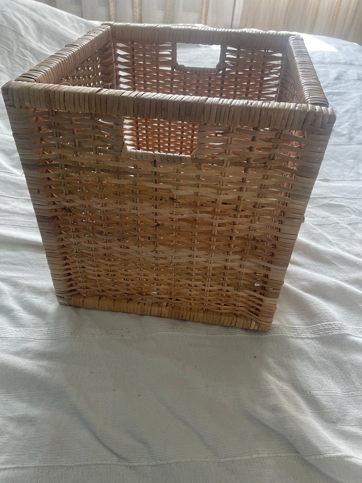 2 Mooie rieten manden  - vierkant ikea, Ophalen, Gebruikt, Gevlochten, Mand