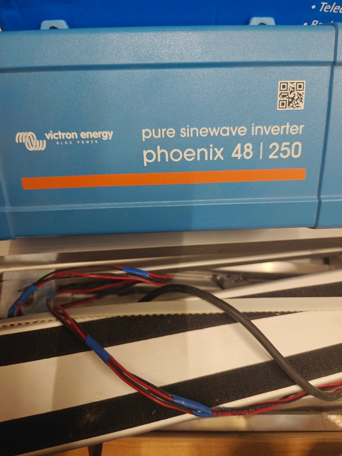 Victron Energy Phoenix 48|250 Pure Sinewave Omvormer, Ophalen of Verzenden, Gebruikt, Overige merken, Omvormer