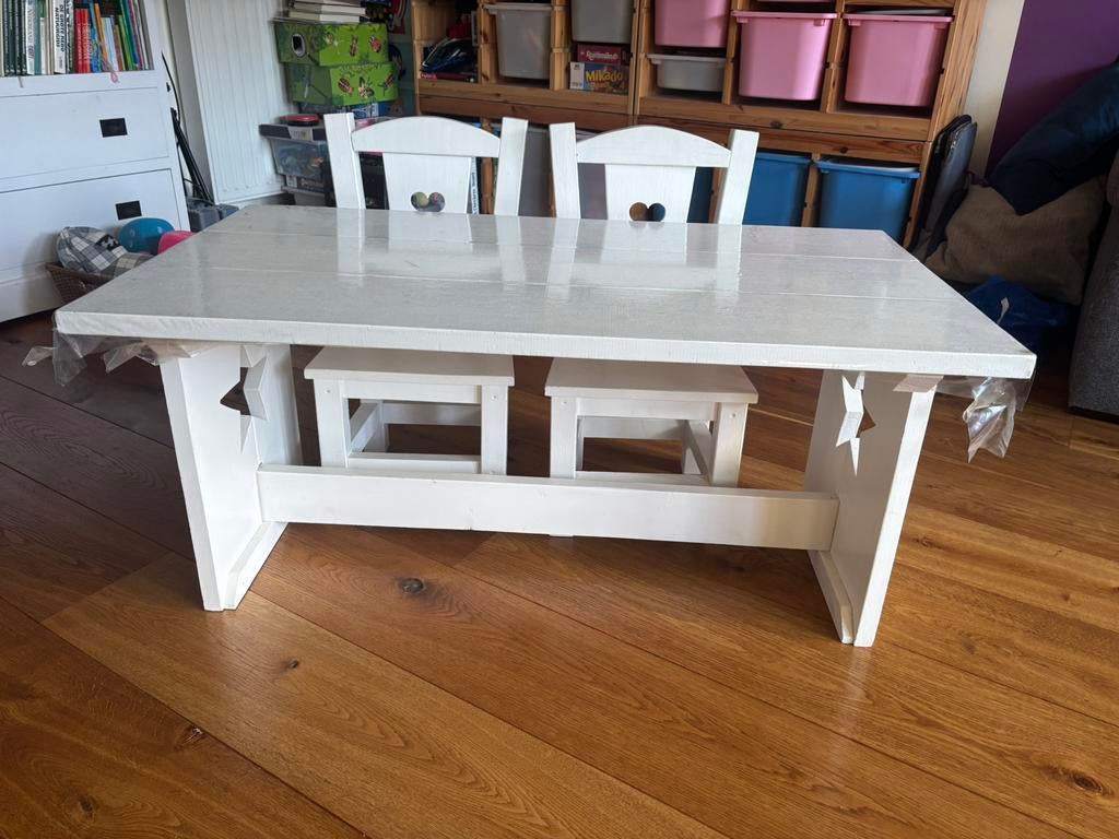 Kindertafel met stoelen, Ophalen, Zo goed als nieuw