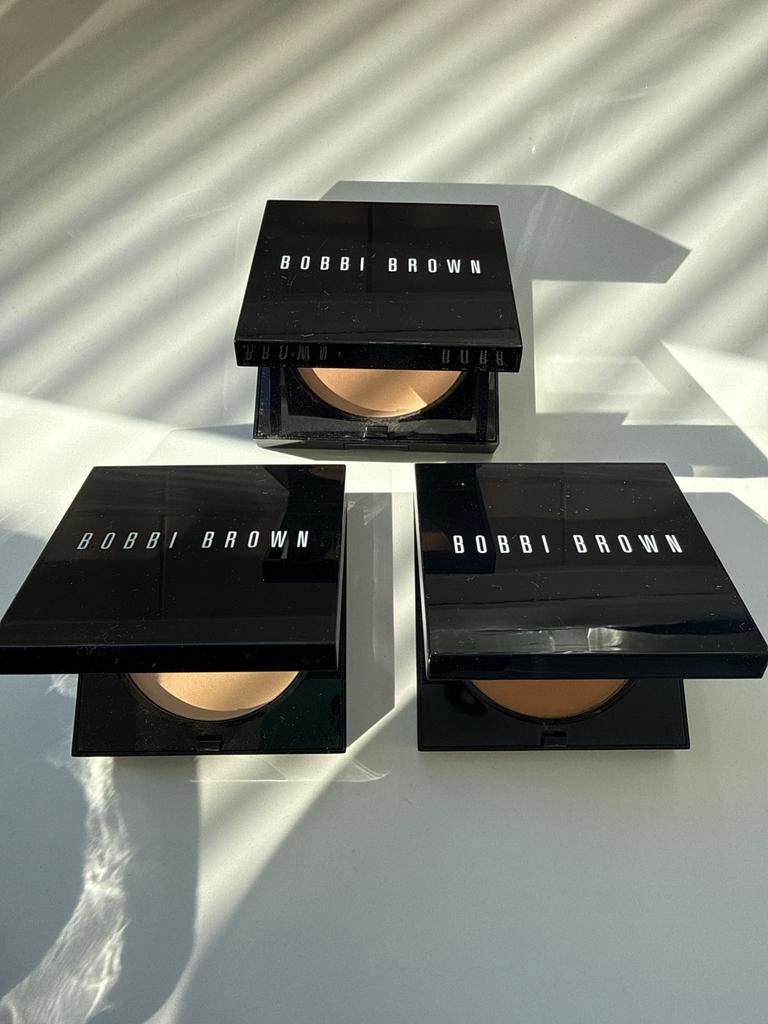 Bobbi Brown Sheer Finish Pressed Powder, Sieraden, Tassen en Uiterlijk, Uiterlijk | Cosmetica en Make-up, Ophalen of Verzenden