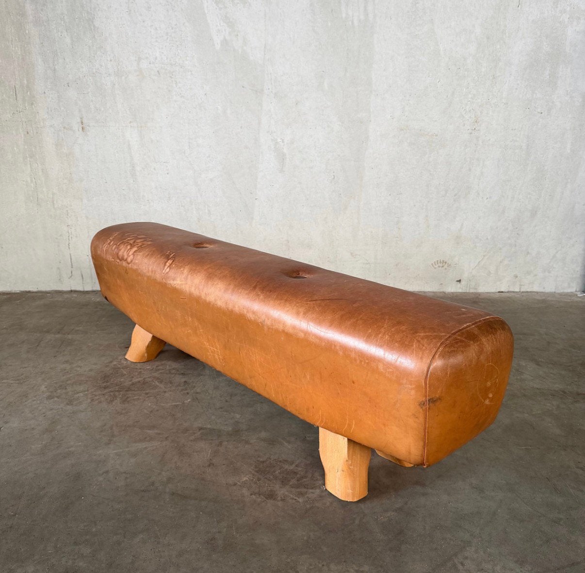 Oud turnpaard, vintage turntoestel, bank, bankje, Ophalen