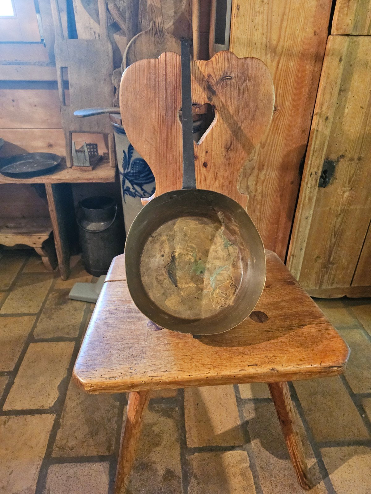 Antieke koperen pan met lange ijzeren steel, Antiek en Kunst, Ophalen of Verzenden