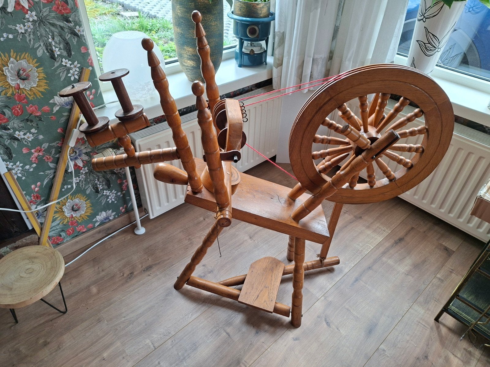 Oud spinnewiel, Ophalen, Niet werkend, Spinnewiel