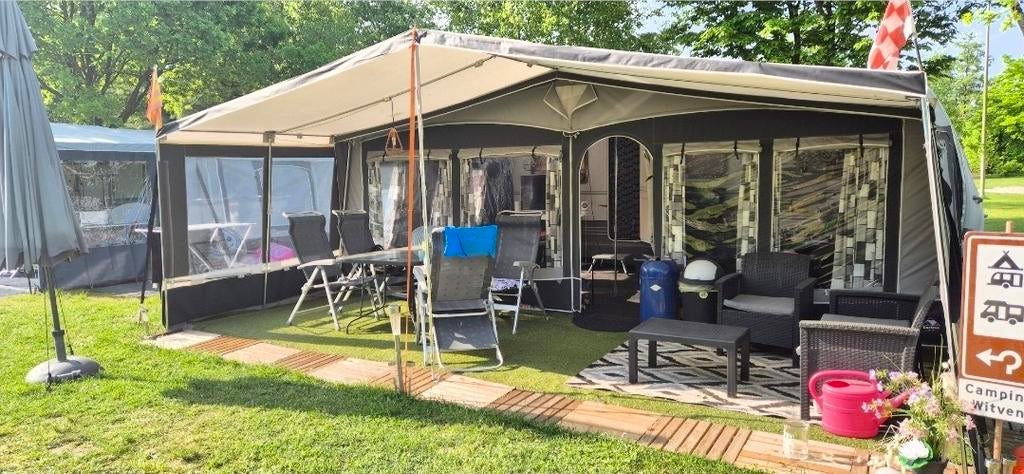 Dethleffs caravan  incl inboedel en seizoensplaats, Caravans en Kamperen, Caravans, Rondzit, Koelkast, Dethleffs