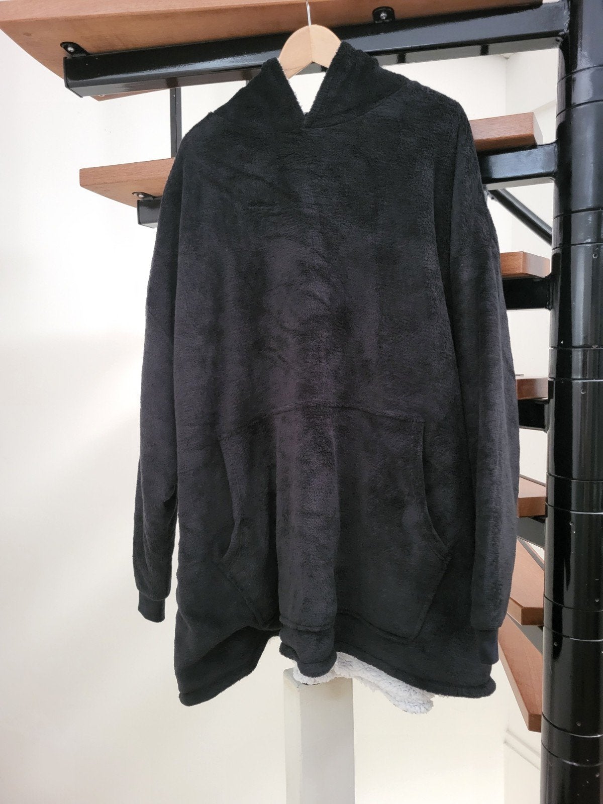THUIS One Size Zwarte Hoodie Deken, Kleding | Dames, THUIS, Ophalen of Verzenden, Zo goed als nieuw, Zwart