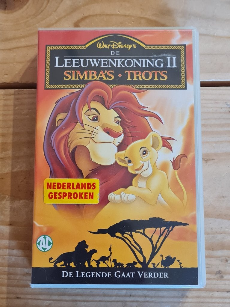 VHS Disney - The Lion King 2 (Simba's trots) VHS 3708916, Alle leeftijden, Ophalen of Verzenden, Zo goed als nieuw, Nederlandstalig