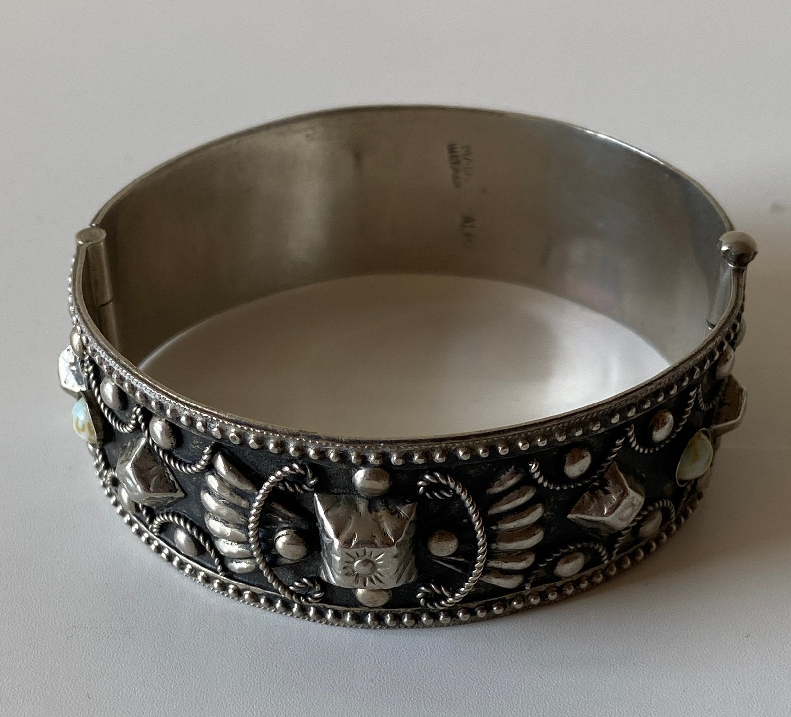 Vintage Boho Alpaca armband met Turkoois kleurige cabochons, Ophalen of Verzenden, Zo goed als nieuw, Zilver, Overige materialen