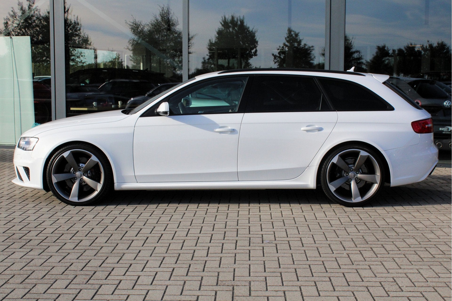 Audi RS4 Avant 4.2 FSI quattro KUIPSTOELEN MILLTEK B&O, Auto's, Audi, Automaat, Gebruikt, 1770 kg, 451 pk