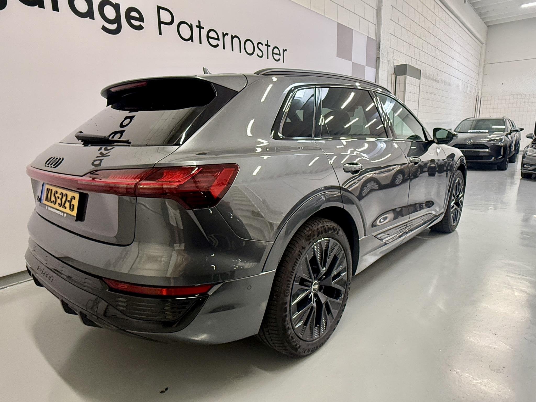 Audi Q8 e-tron 55 quattro S-Line 115 kWh Pano / 21'' RS wiel, Automaat, Q8 e-tron, Vierwielaandrijving, 408 pk