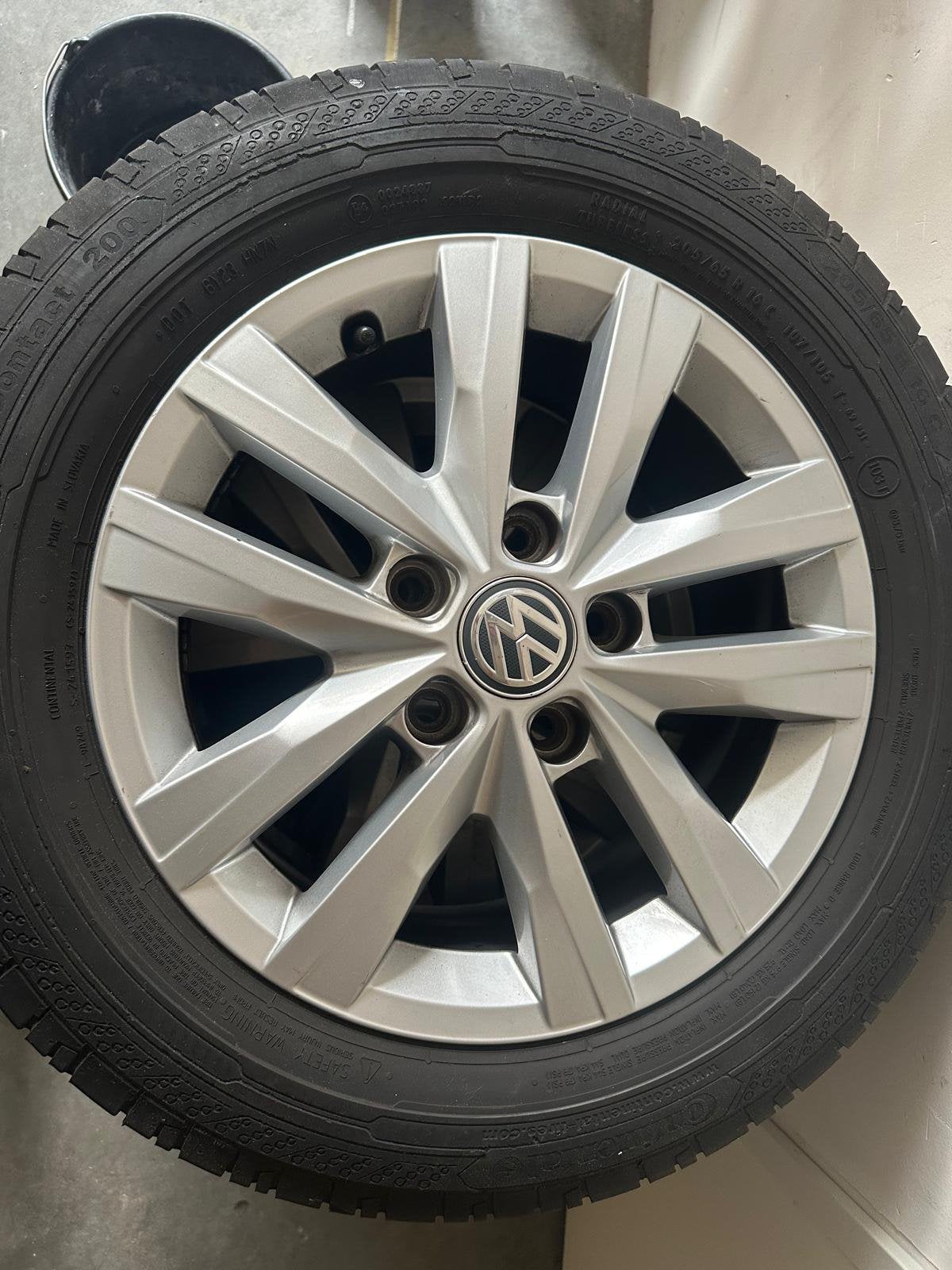 Originele VW Transporter 16 inch velgen + zomerbanden (2024), Auto-onderdelen, Ophalen, 16 inch, Banden en Velgen, 235 mm