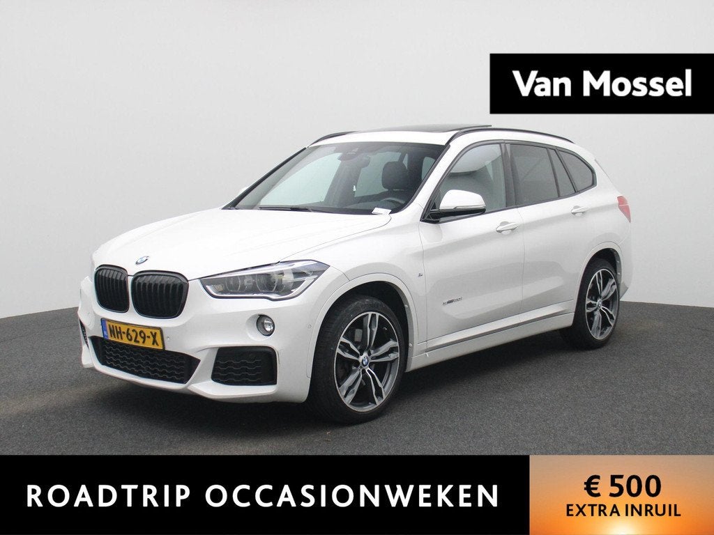 BMW X1 sDrive20i M-PAKKET AUTOMAAT | LEDER | PANORAMADAK | M