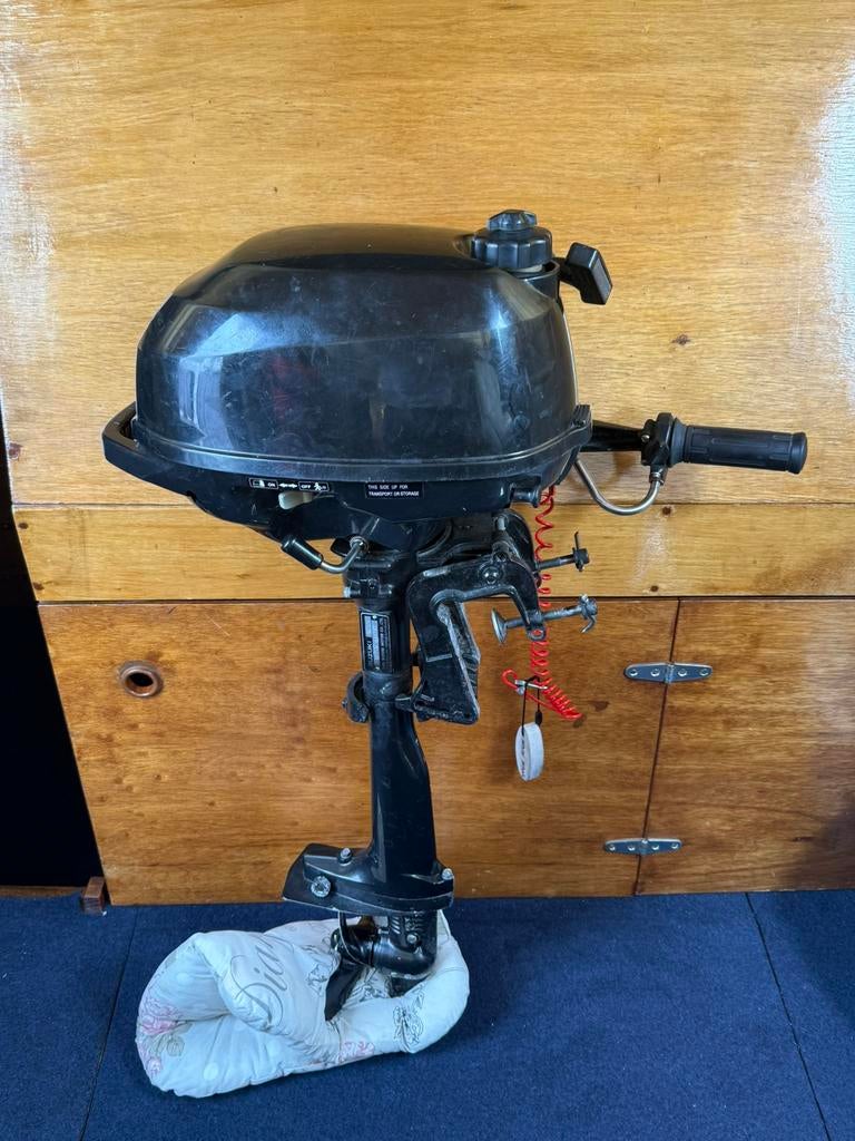 Suzuki 2.5 pk 4 takt, Watersport en Boten, Ophalen of Verzenden, Zo goed als nieuw, Motor en Techniek, Motorboot