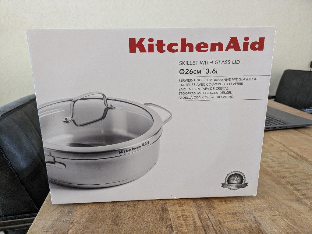 KitchenAid stoofpan met glazen deksel, Huis en Inrichting, Nieuw, Rvs, Keramische plaat, Ophalen
