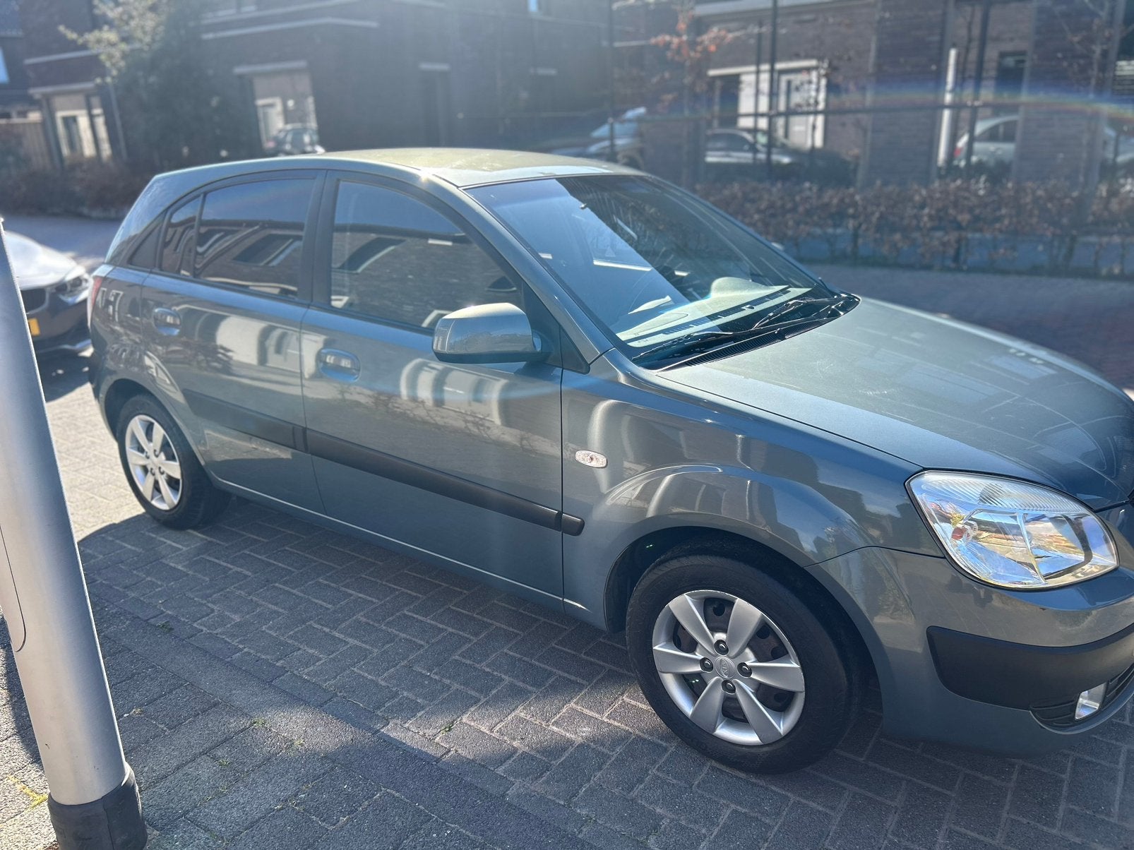 Kia Rio 1.4 HB 2008 Grijs, Auto's, Voorwielaandrijving, 4 cilinders, 1054 kg, 49 €/maand