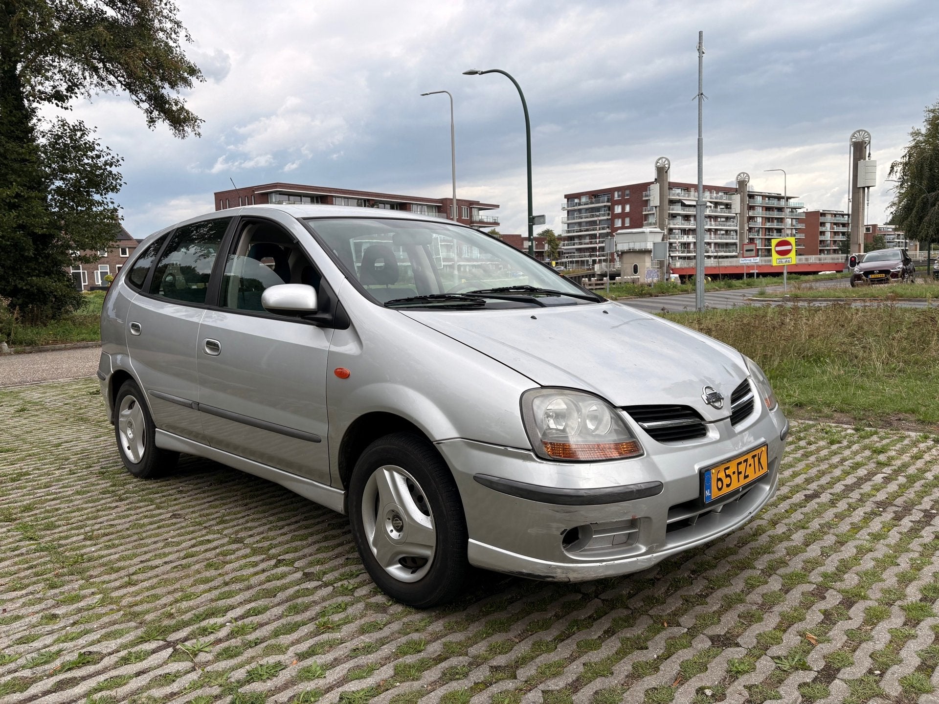 Nissan Almera Tino 2.0 CVT Ambience - Automaat - airco, Auto's, Nissan, 1998 cc, 4 cilinders, 700 kg, Almera Tino