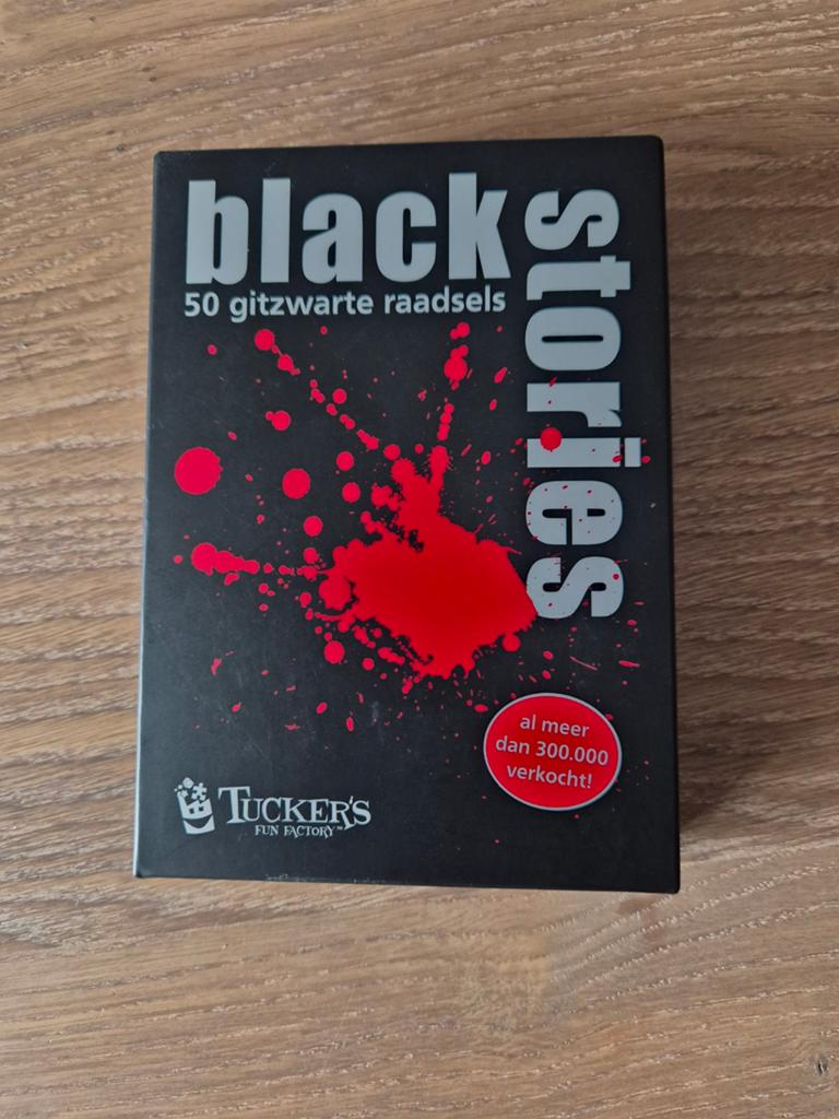 Black stories kaartspel, Vijf spelers of meer, Ophalen of Verzenden, Nieuw, Tucker's Fun Factory