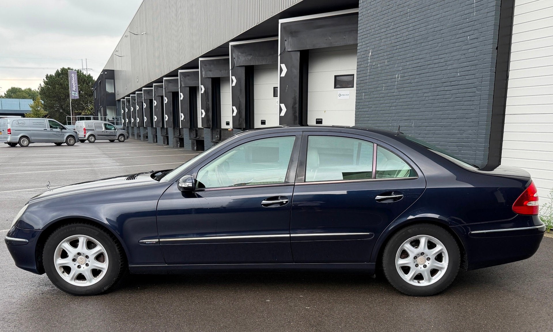 Mercedes-Benz E-klasse 320 CDI Elegance AUTO/LEDER/MEMORY/CR, Automaat, Achterwielaandrijving, Gebruikt, 197 €/maand
