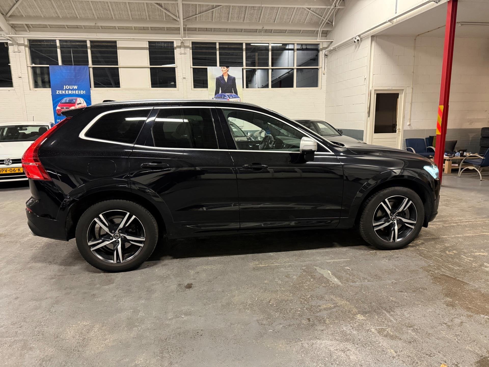 Volvo XC60 2.0 T8 Twin Engine AWD Inscription R design Pano/, Auto's, Volvo, Automaat, Gebruikt, 1969 cc, 320 pk