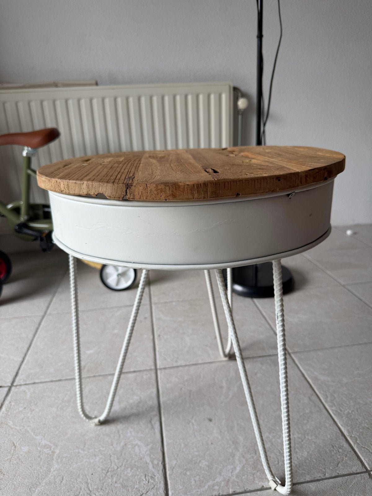 Bijzettafel, Huis en Inrichting, Tafels | Bijzettafels, Minder dan 55 cm, Gebruikt, Rond, Hout