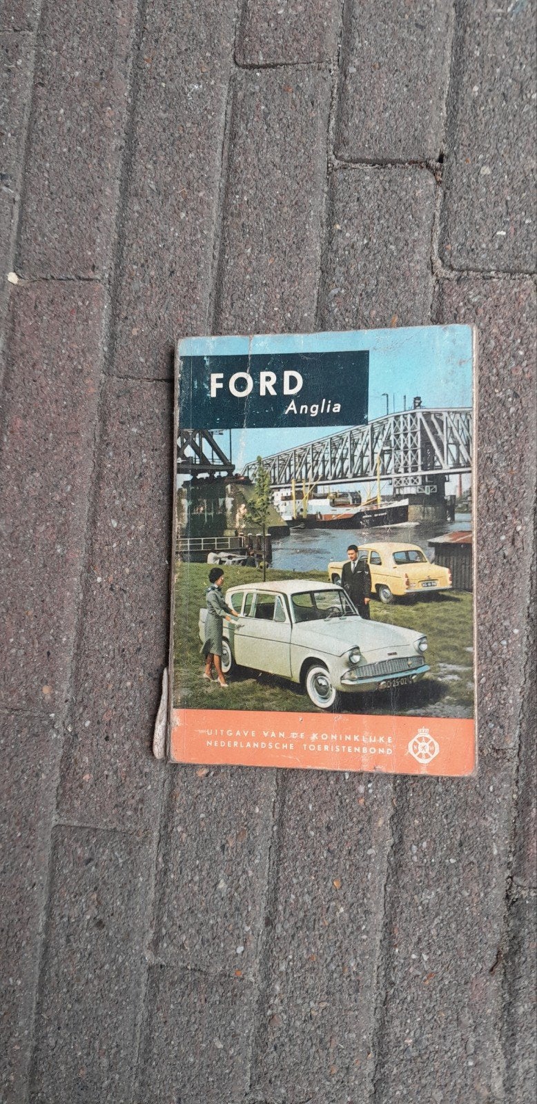 Vintage Ford Anglia brochure - Koninklijke Toeristenbond, Ophalen of Verzenden, Gelezen, Ford