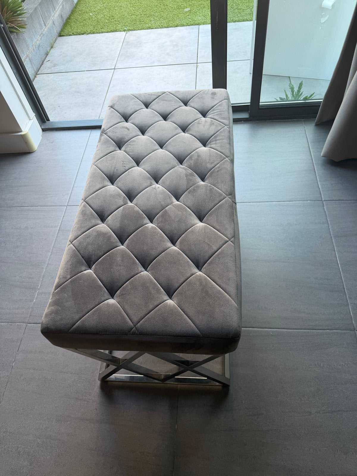 Luxe fluwelen bankje met chromen onderstel, Ophalen, Minder dan 50 cm, Zo goed als nieuw, 75 tot 100 cm