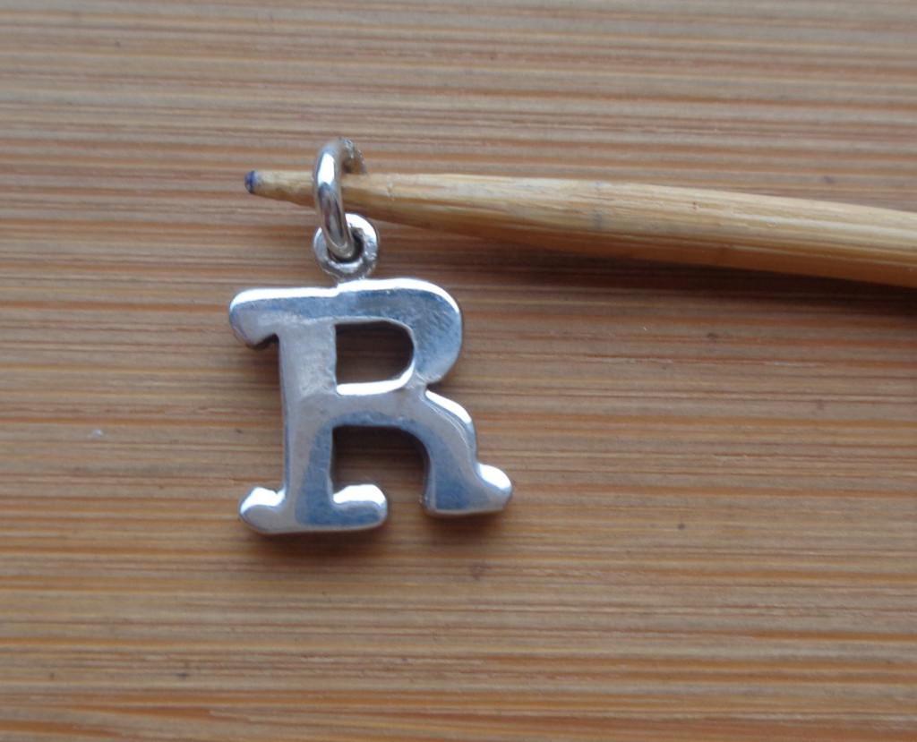 zilveren letter R bedel/hanger [221], Overige merken, Verzenden, Zo goed als nieuw, 1 bedel
