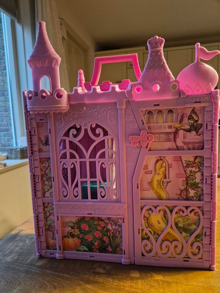 Barbie Prinsessenhuis - Draagbaar en Opvouwbaar Kasteel, Ophalen, Gebruikt, Meisje