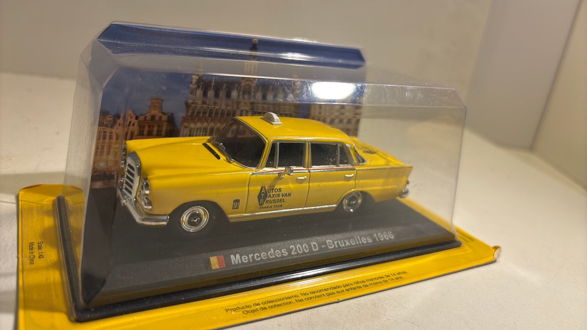 Mercedes 200 d bruxelles taxi 1966 atlas 1.43