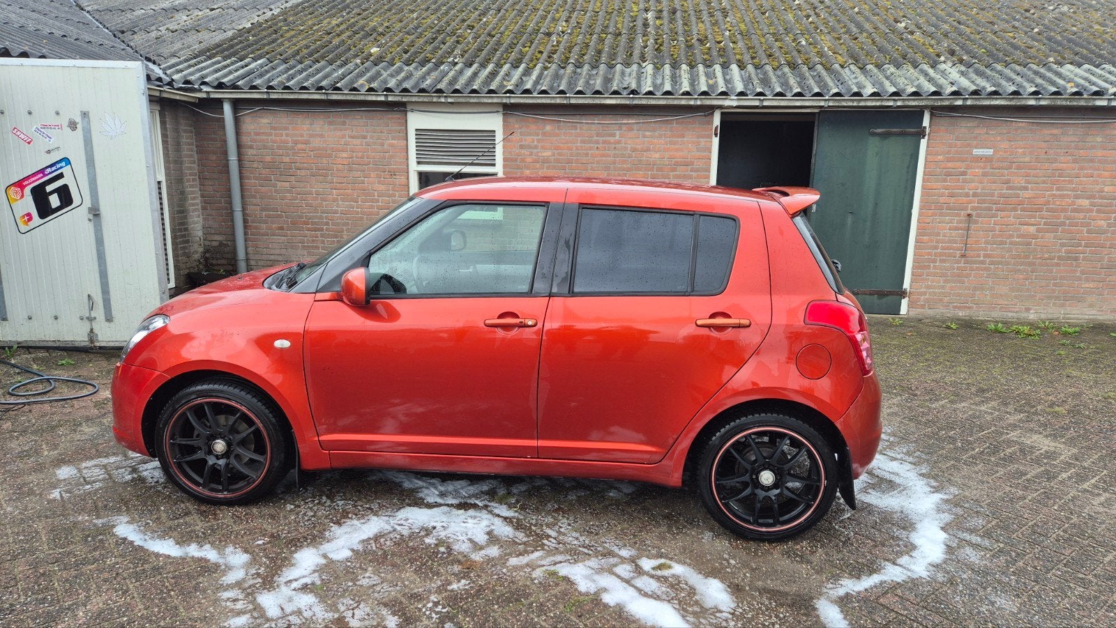 Suzuki Swift Bandit 1.3 5D 2008 Nieuwe APK en koppeling, Auto's, Voorwielaandrijving, Stof, 40 €/maand, Zwart