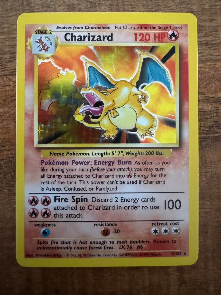 Pokémon Kaart Charizard 4/102 Base Set Holo, Ophalen of Verzenden, Zo goed als nieuw, Losse kaart, Foil