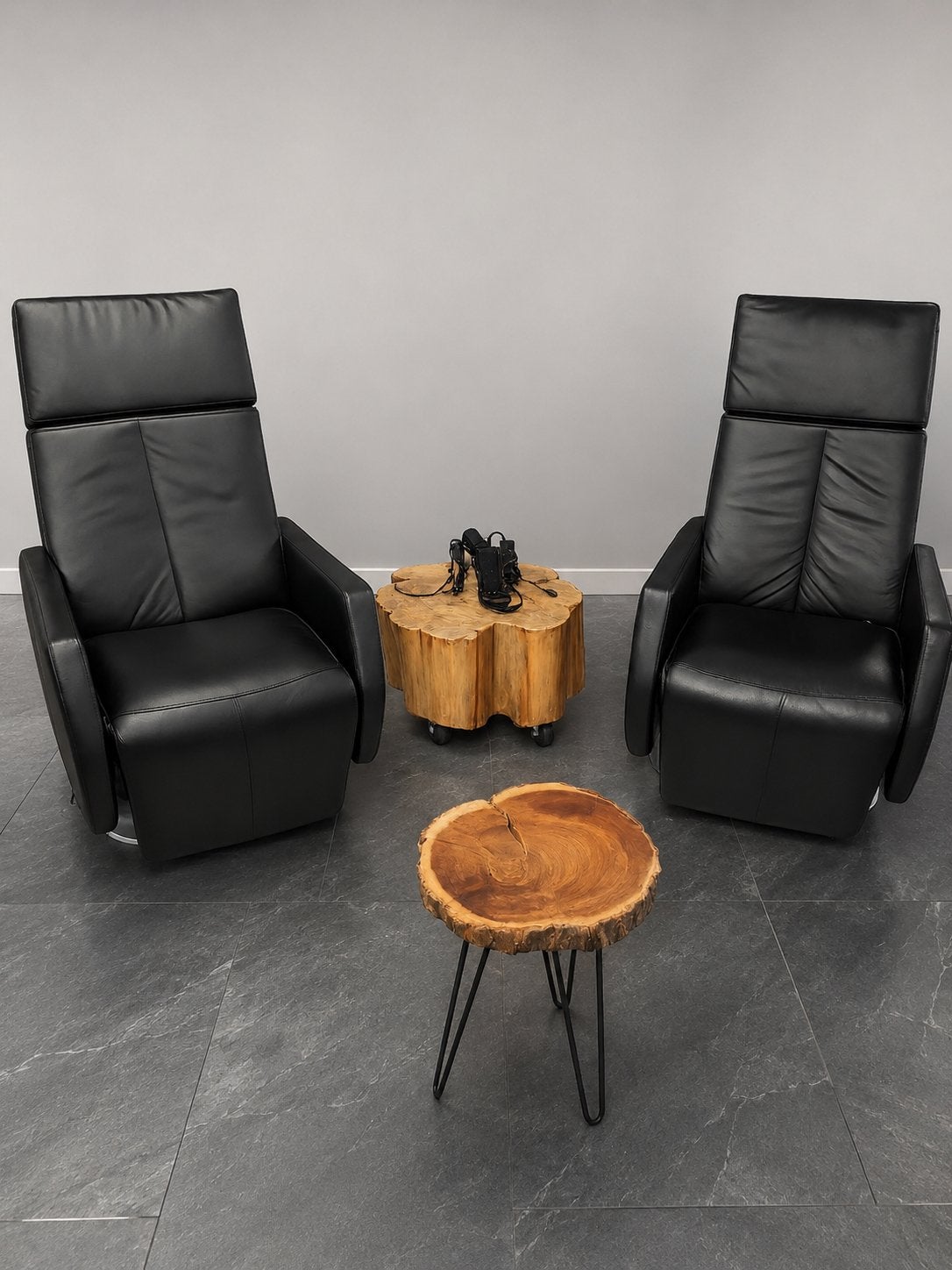 Relaxstoel 2 stuks voor €399,- Echt Leder, Huis en Inrichting, Fauteuils, Ophalen of Verzenden, Zo goed als nieuw, 75 tot 100 cm