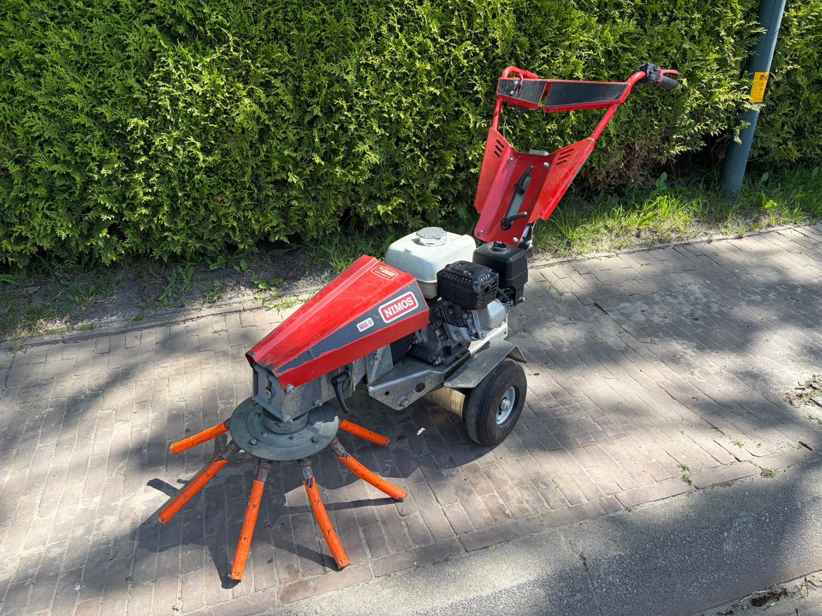 Nimos MUG 2 onkruidborstel machine, Tuin en Terras, Hand-tuingereedschap, Ophalen