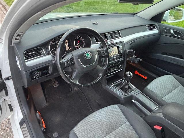 Skoda Superb Combi 1.4 TSI Greentech Ambition Business Line, Voorwielaandrijving, Euro 5, Gebruikt, 4 cilinders