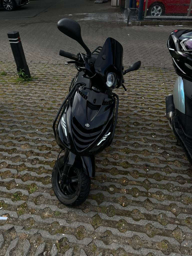 Zip 80cc met akrapovic uit 2012, Maximaal 45 km/u, Zip, Ophalen of Verzenden, Zo goed als nieuw