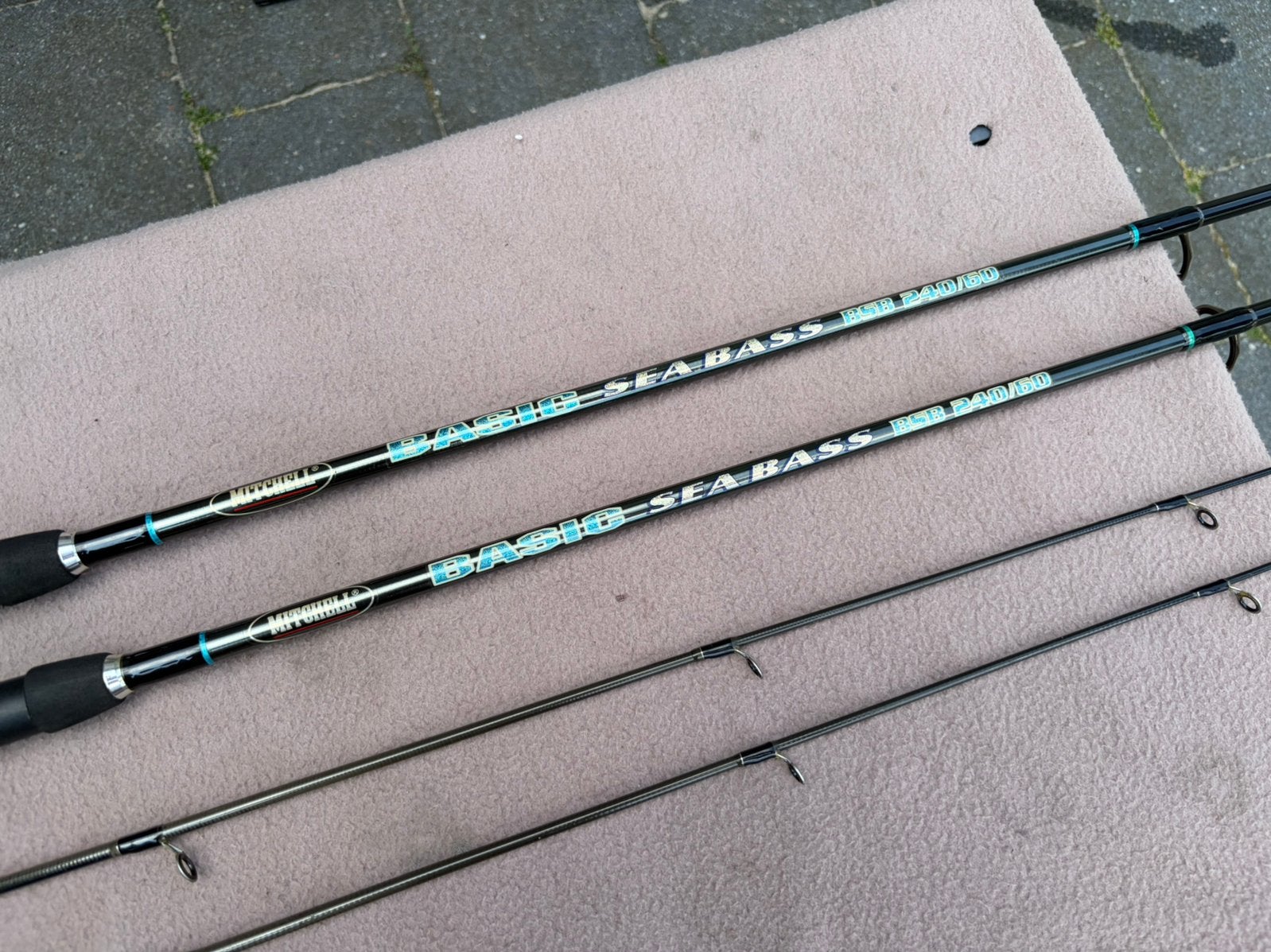 2 x mitchell sea bass 240cm cw 15-50gram hengel / zeehengel, Ophalen of Verzenden, Gebruikt, Werphengel