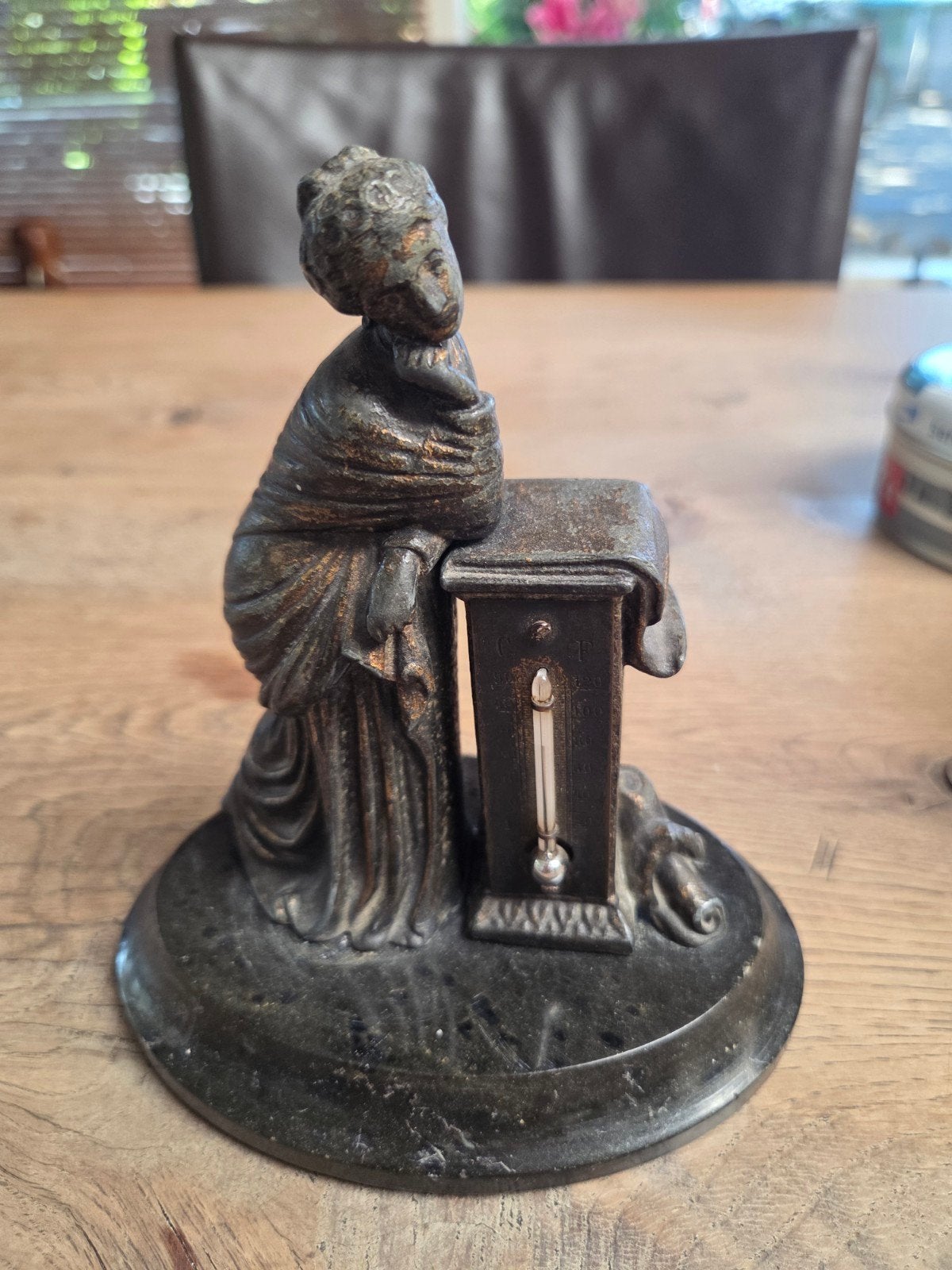 Antieke beeldje met thermometer, Ophalen of Verzenden