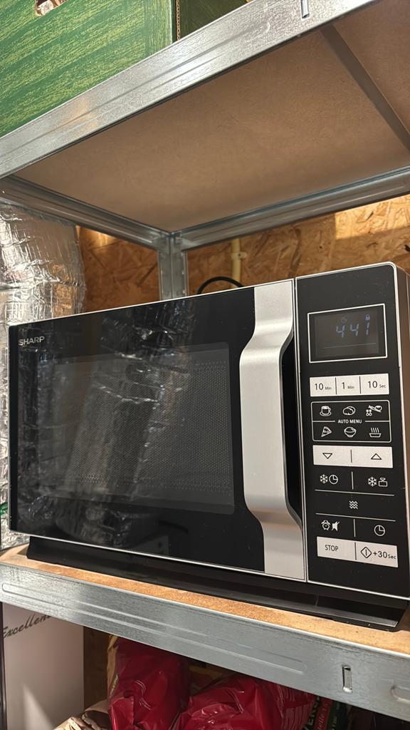 Sharp R860S combimagnetron in zilver en zwart., Witgoed en Apparatuur, Magnetrons, Ophalen, Zo goed als nieuw