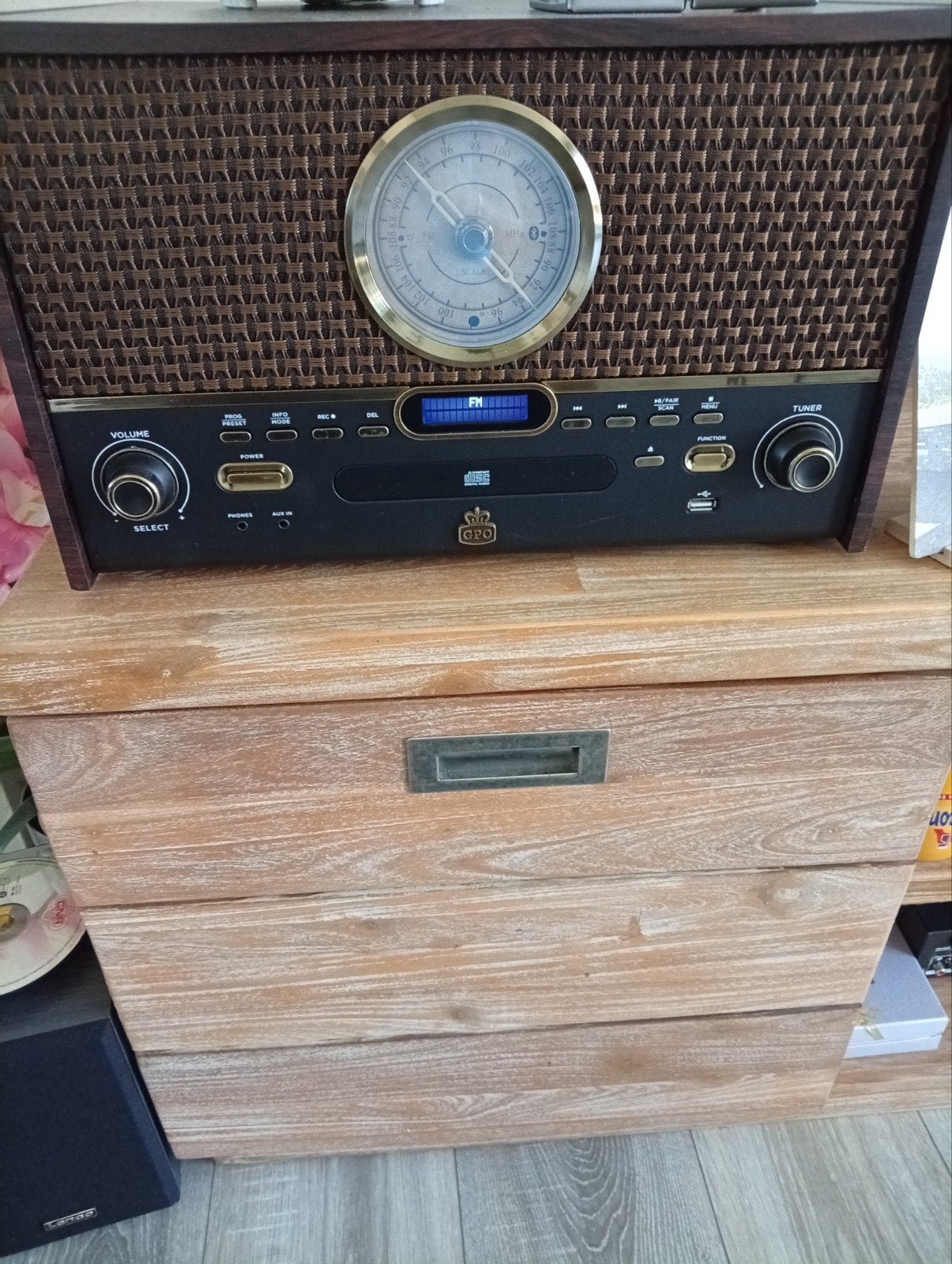 Retro radio met CD-speler en moderne functies, Ophalen, Zo goed als nieuw, Radio, Met cd-speler