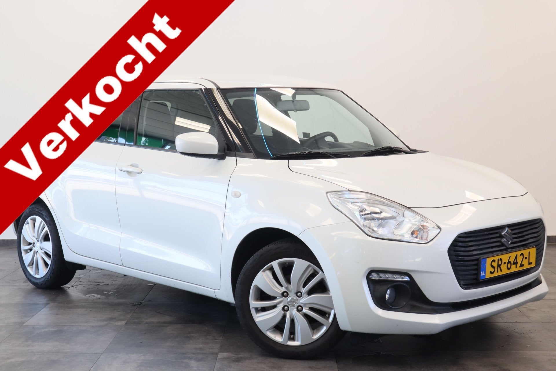 Suzuki Swift 1.2 Select Stoelverwarming 16'' Elec. ramen Iso, Auto's, Suzuki, Voorwielaandrijving, Stof, Gebruikt, 4 cilinders