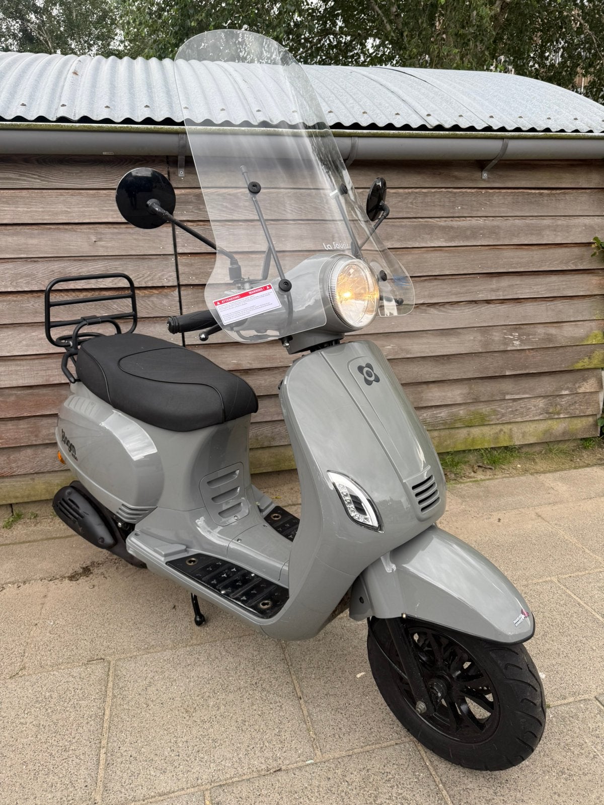 Zeer Nette & Mooie Vespa Look a Like AGM Snorscooter 2021, Ophalen, Zo goed als nieuw, Benzine, Overige merken