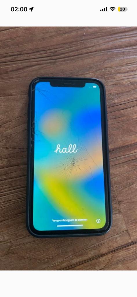 Iphone 11 met schade maar werkt prima, Telecommunicatie, Mobiele telefoons | Apple iPhone, Ophalen, Zwart, IPhone 11, Zo goed als nieuw