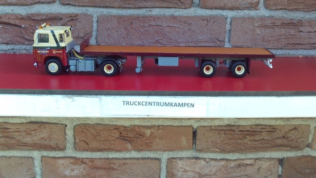 WSI  Scania  1  4 x 2 + Classic  Trailer  van  Maanen.
