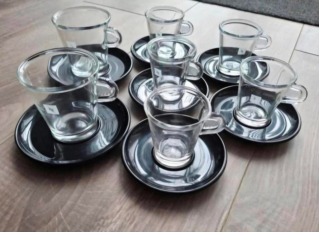 Nespresso 5 "kleine" kopjes en 2 "grote" kopjes, Ophalen, Overige stijlen, Kop(pen) en/of Schotel(s)