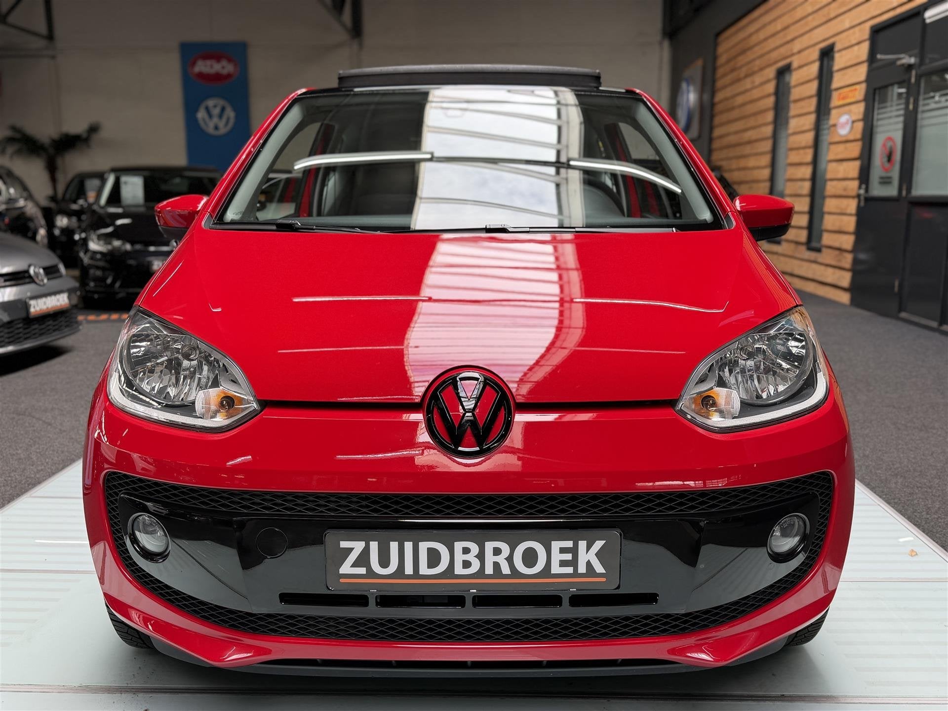 Volkswagen up! 1.0 Up! CNG! Pano! Clima! Navi! (bj 2013), Auto's, Volkswagen, Gebruikt, Up!, 68 pk, Origineel Nederlands